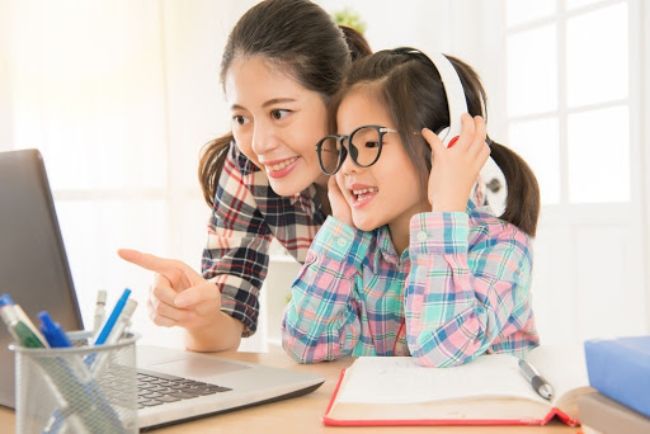 chỉ học tiếng anh trên sách vở